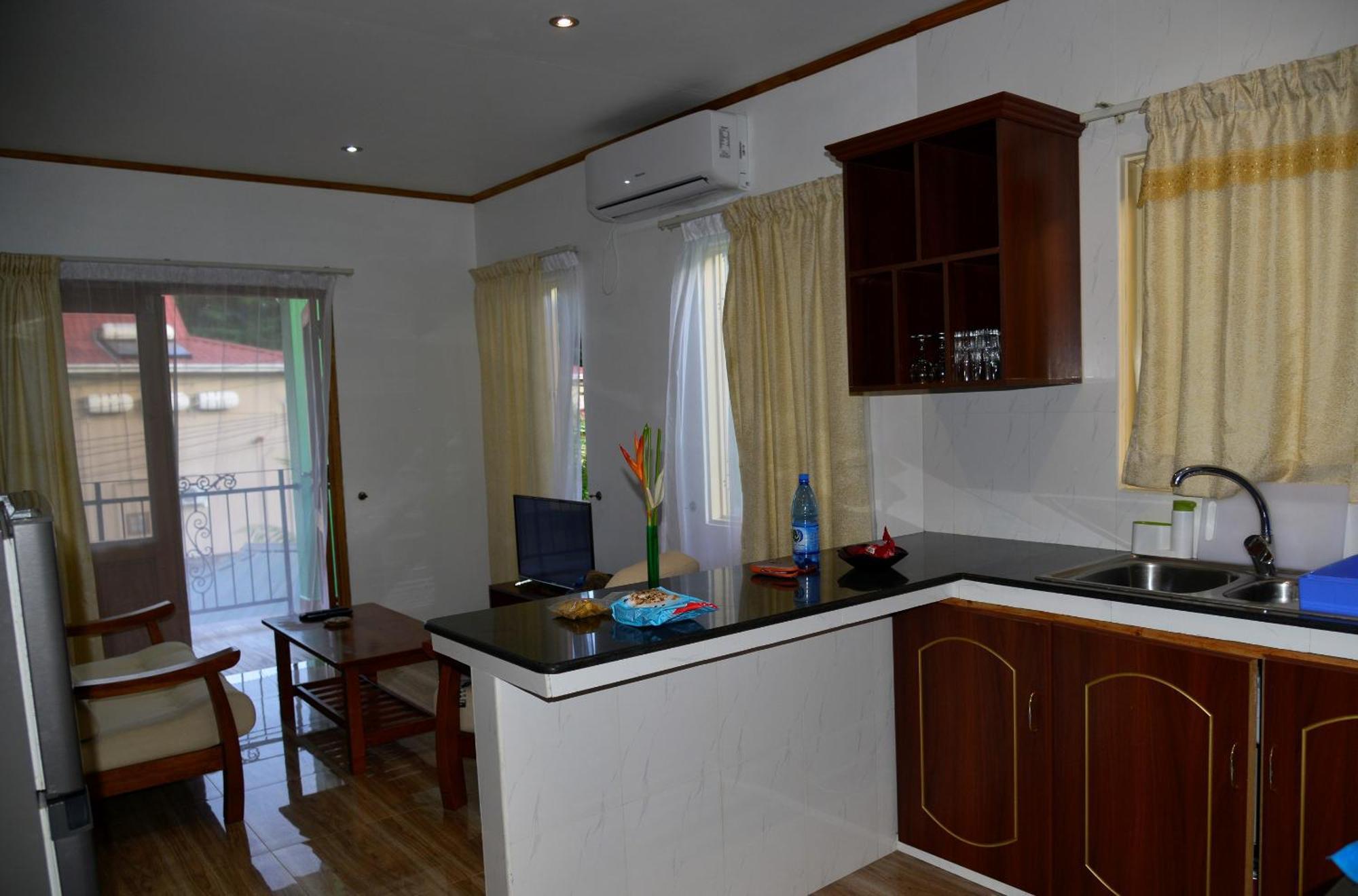 Chez Antoine Apartments Grand Anse  Bagian luar foto